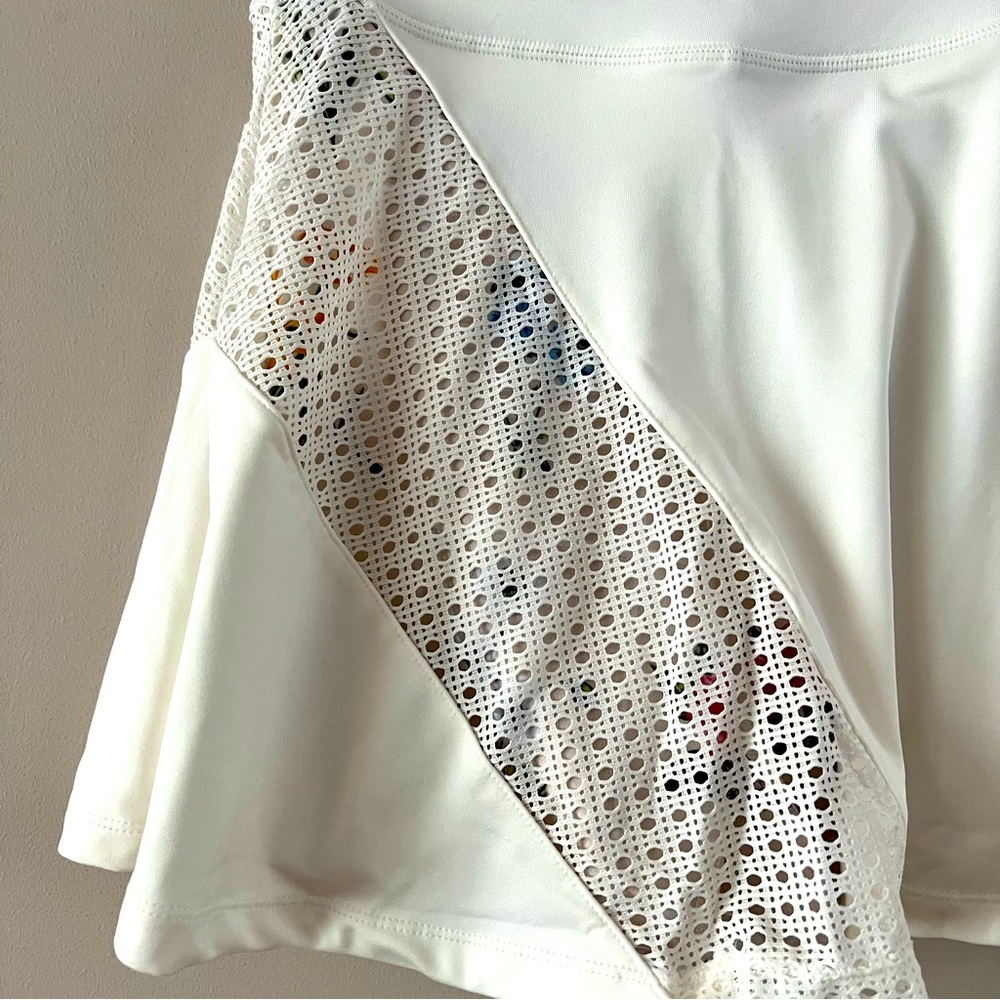 Tuckernuck Tnuck sports White and Fresh Buds 15 Inch Naomi Tennis Skirt large - Picture 7 of 9